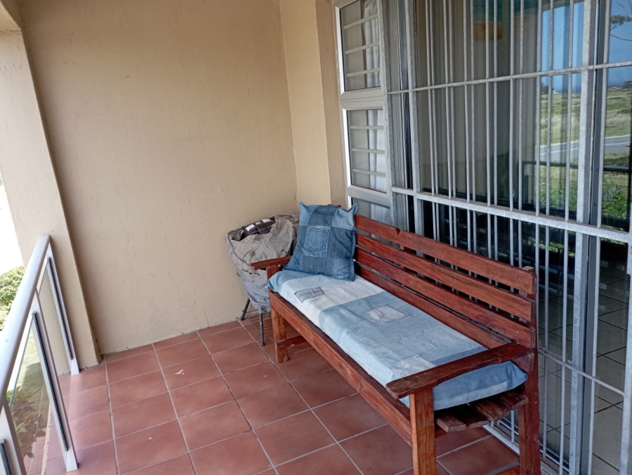 To Let 2 Bedroom Property for Rent in Wavecrest Eastern Cape